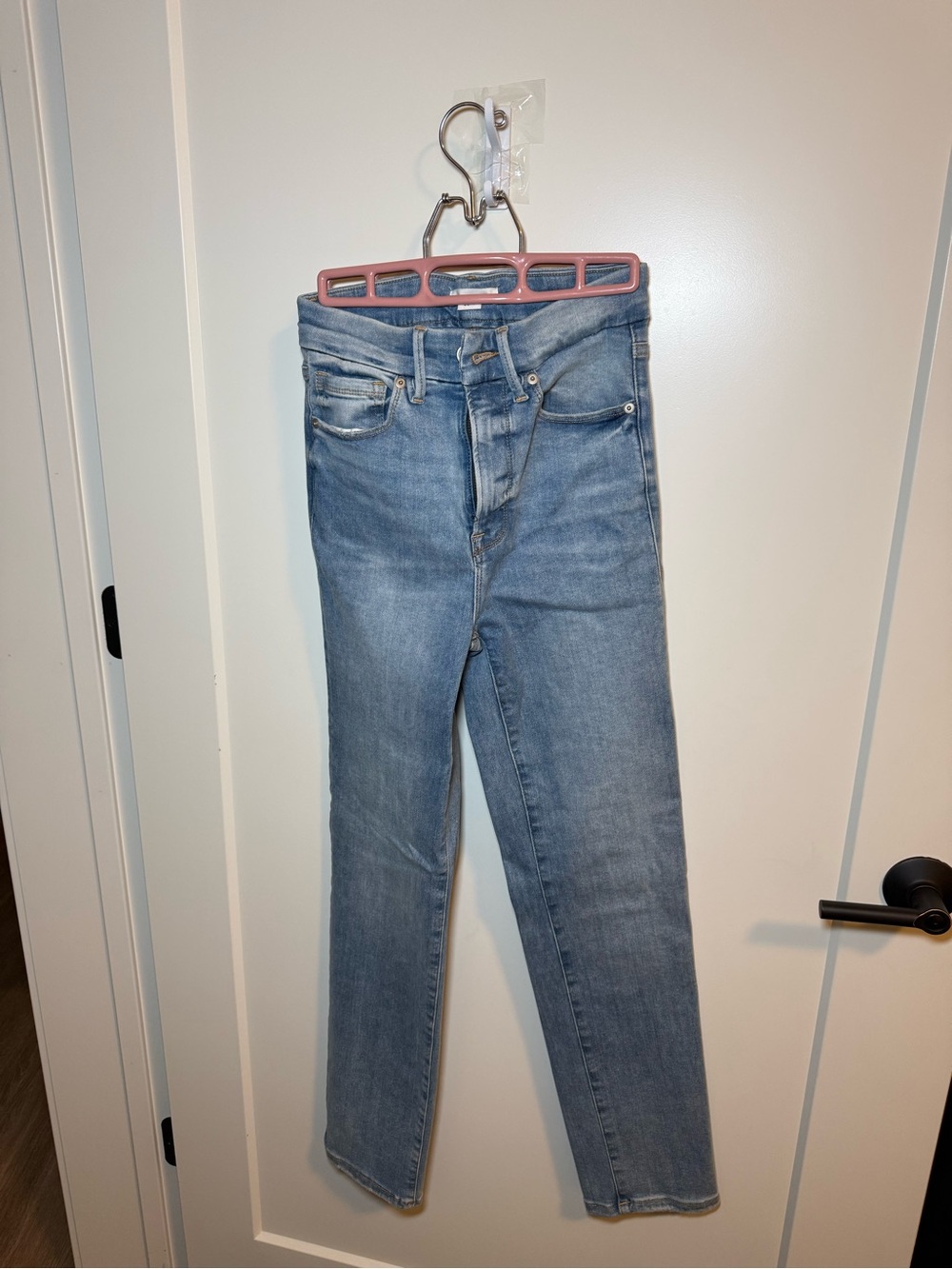 Good American High-Rise Straight Jeans in Light Blue Wash